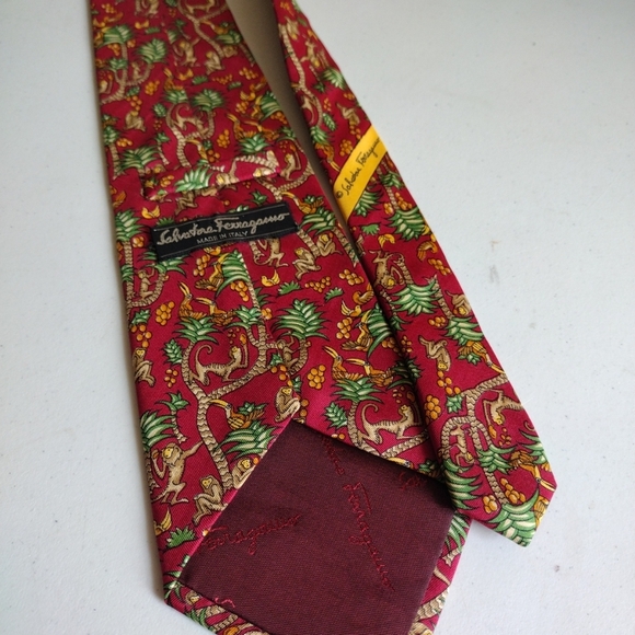 Salvatore Ferragamo Red Monkey & Fruit Print 100% Silk Men's Neck Tie-Office - Picture 3 of 6